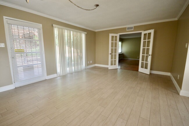 Building Photo - 3 Bedroom in Great Fullerton Neighborhood ...