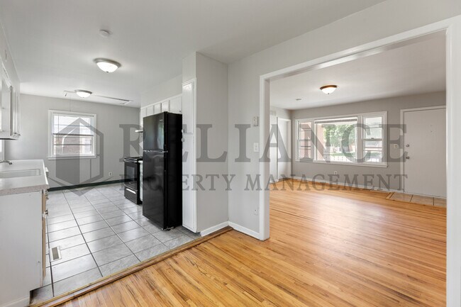 Building Photo - 1515 E Jump St