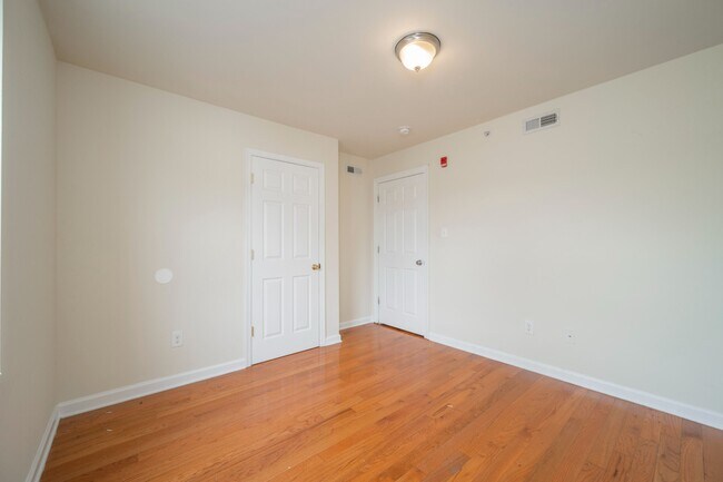 Building Photo - 1519-21 N 16TH ST Unit C4