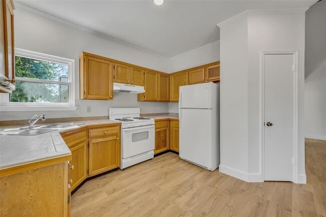 Building Photo - 3602 Hillrock Dr