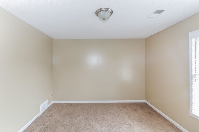 Building Photo - 9083 Hearth Stone Cove
