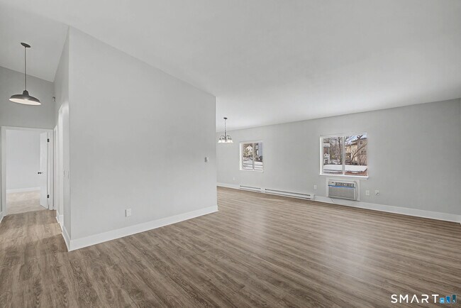 Building Photo - 81 Coalpit Hill Rd