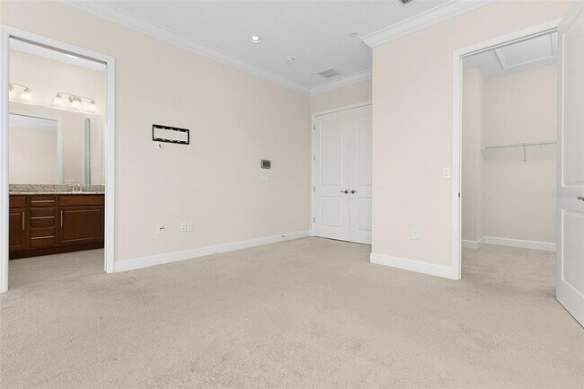 Building Photo - 13813 Benavente Ave