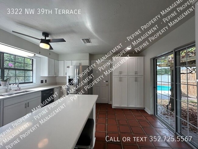 Building Photo - 3322 NW 39th Ter