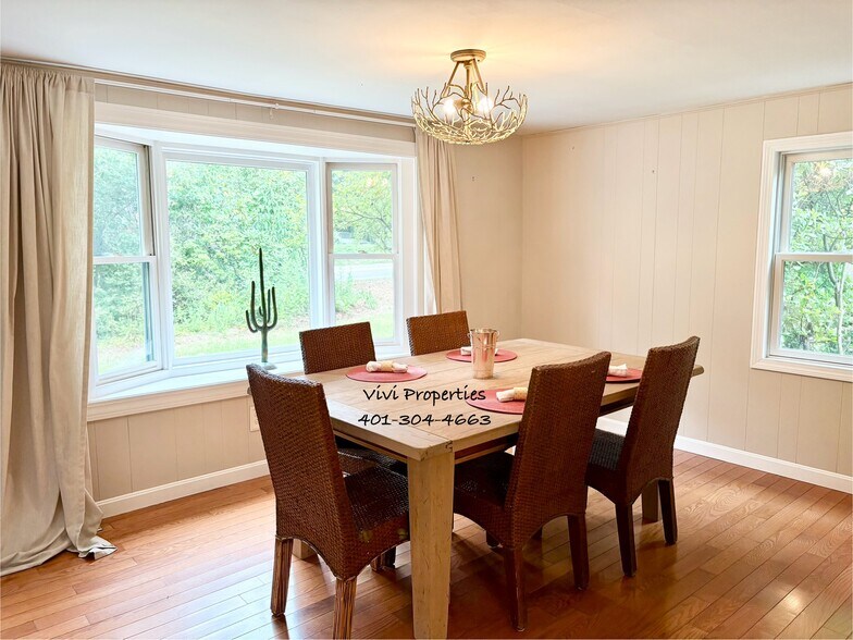 ~Dining Room - 365 Woodville Rd