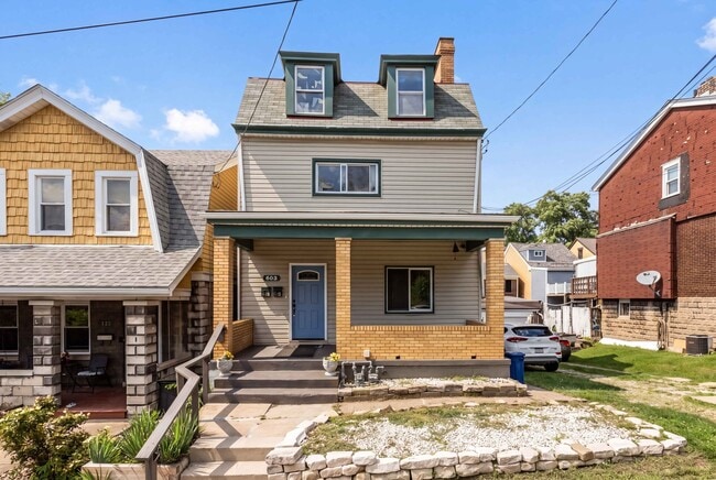 Building Photo - 425 Iberia St