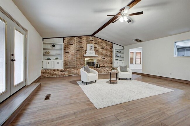 Building Photo - 1030 Walsh Ln