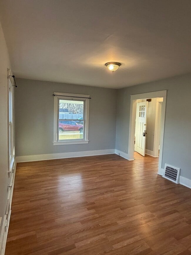 Building Photo - 349 W Illinois Ave