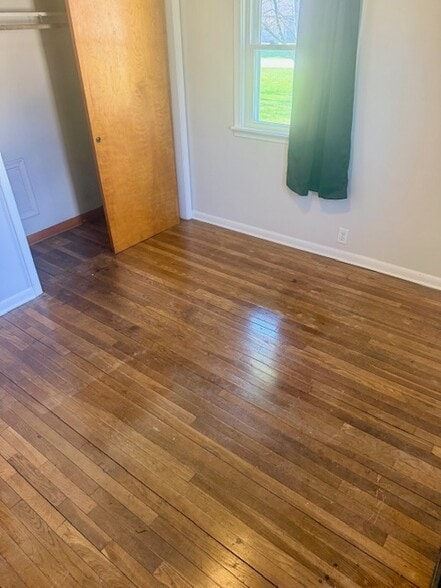 Building Photo - 1122 Glen Rd