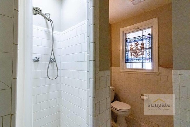 Building Photo - 326 Lincoln Ave