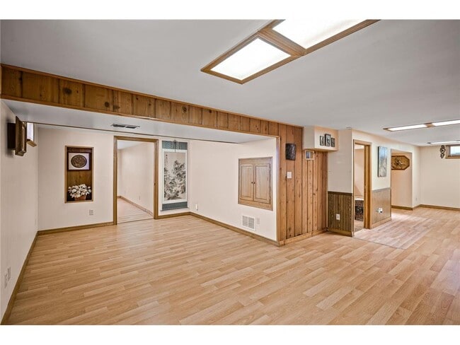 Building Photo - 2233 Fremont Ave E