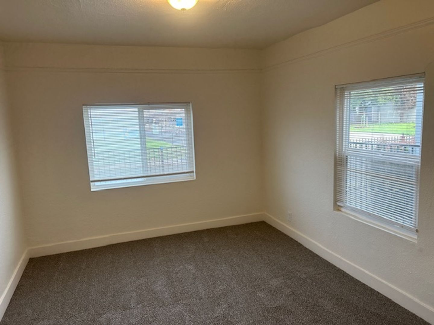 Building Photo - Y Street