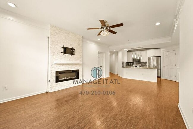 Building Photo - Elegant 2 Bedroom Condo in Buckhead. Gated...