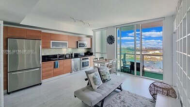 Building Photo - 253 NE 2nd St