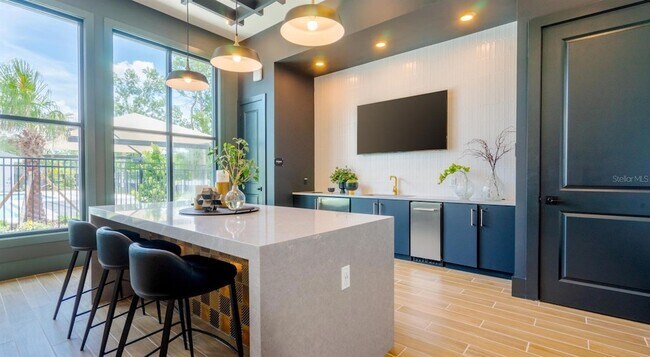 Building Photo - 18772 Grand Live Oak Blvd