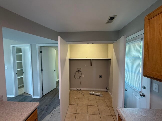 Building Photo - 1407 Greensboro Dr