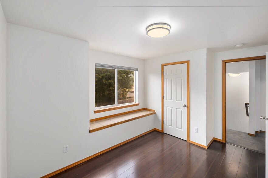 Building Photo - 8823 Delridge Way SW