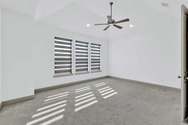 Building Photo - 9694 Brackenfield Ln