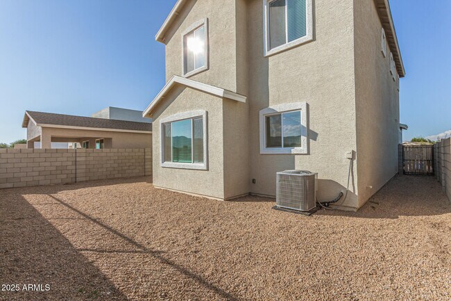 Building Photo - 133 W Latona Rd