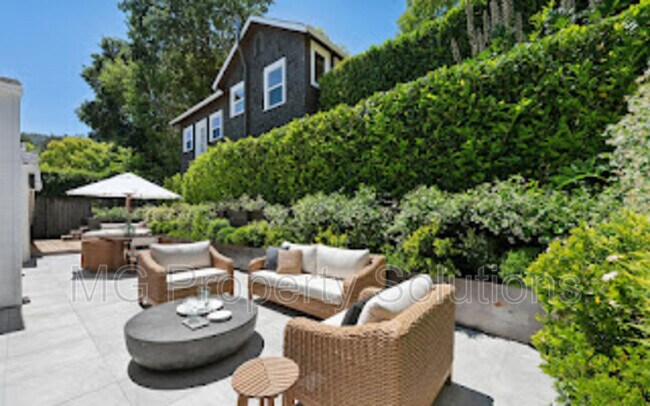 Building Photo - 1405 San Anselmo Ave