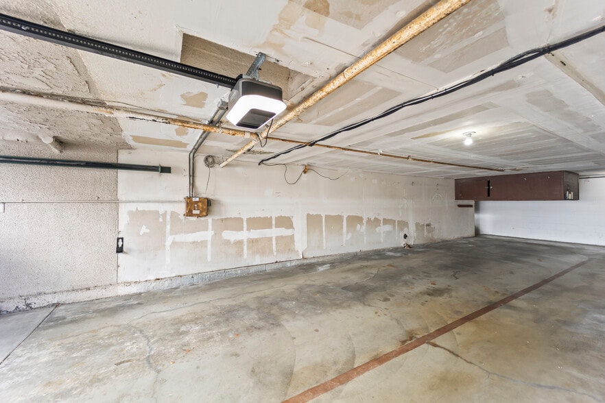 Secured Parking - 1214 S Alma St