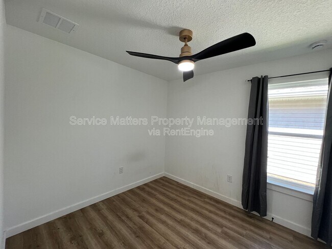 Building Photo - 3241 Damon Dr