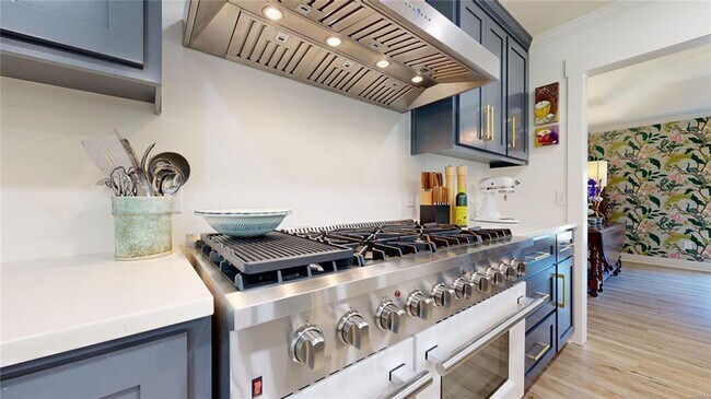 Building Photo - Available December!