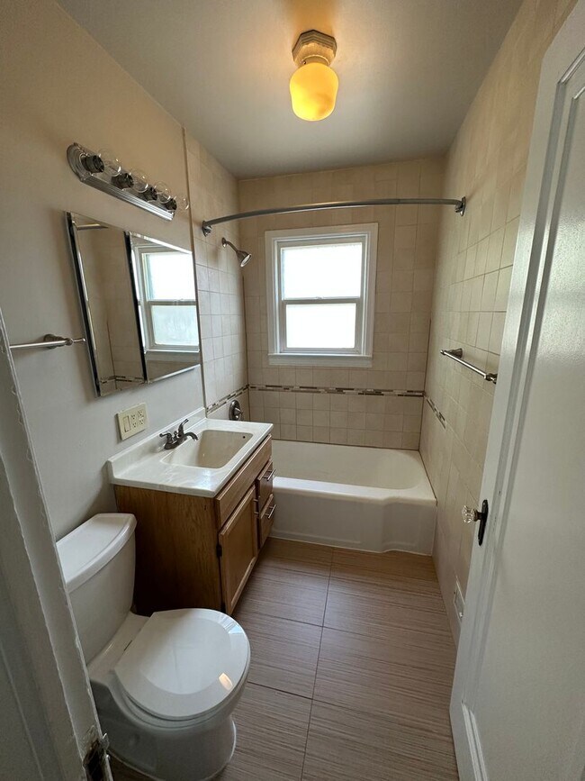 Building Photo - 3 BEDROOMS PLUS OFFICE,  2 BATHROOM, SINGLE FAMILY HOME IN THE AVENUES