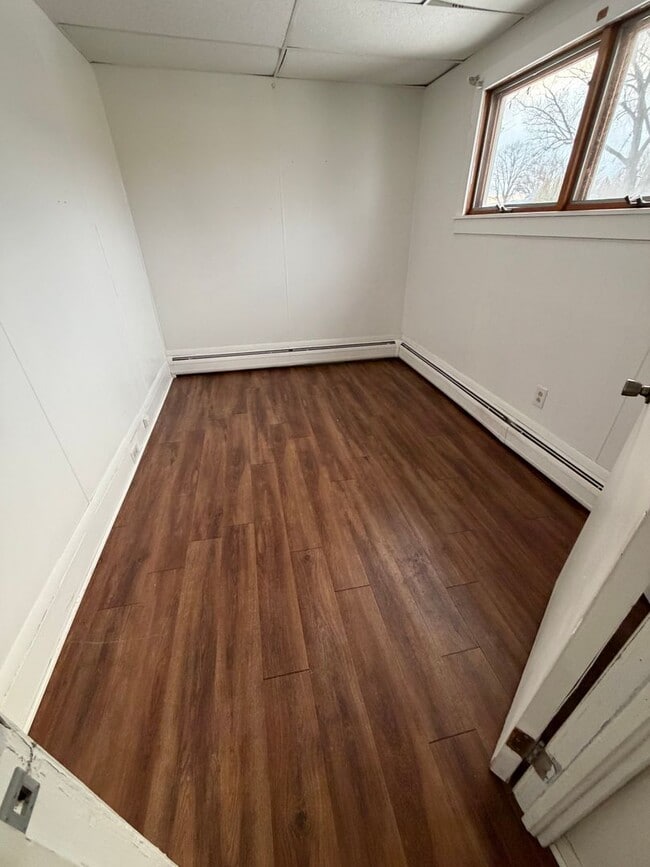 Building Photo - Single Family 3 Bedroom