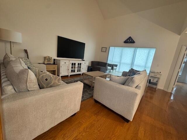 Building Photo - 2604 Fairway Dr N