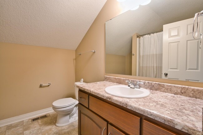 Building Photo - 625 Perolla Dr