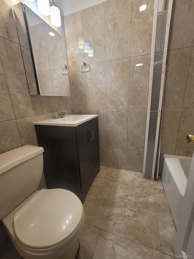 Building Photo - 171 Van Buren St