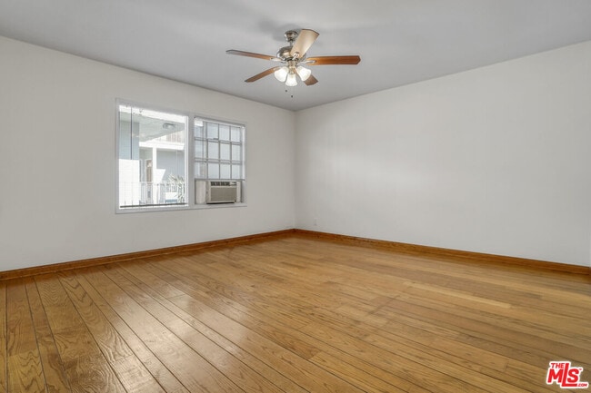 Building Photo - 218 S Gale Dr