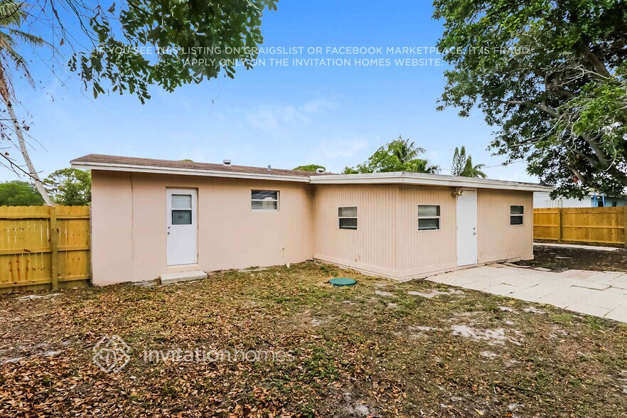 Building Photo - 862 Arlington Dr