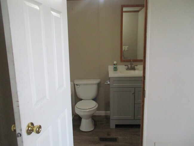 Building Photo - 403 Debbie St