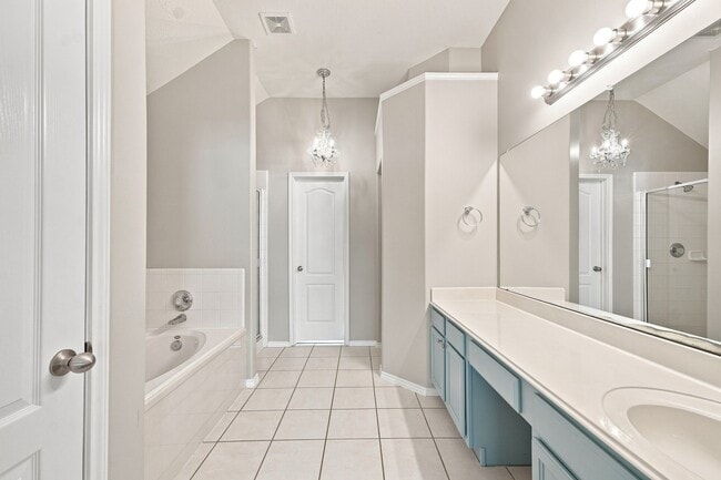 Building Photo - 18810 Lantern Cove Ln