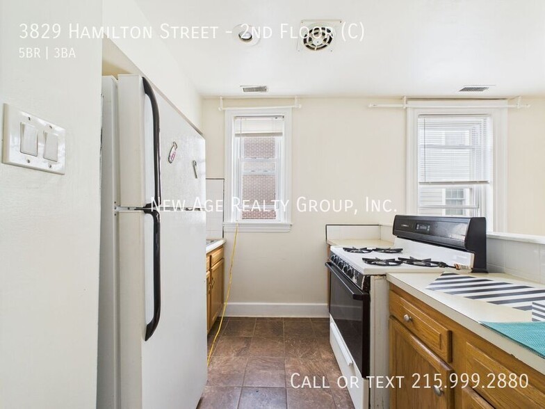 Building Photo - 3829 Hamilton St