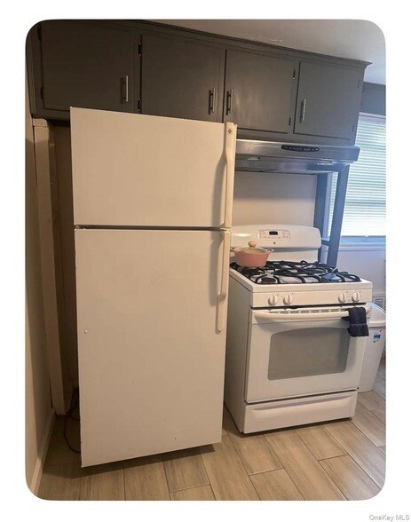 Building Photo - 182 Covert Ave