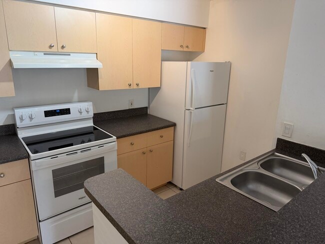 Building Photo - 4081 San Marino Blvd