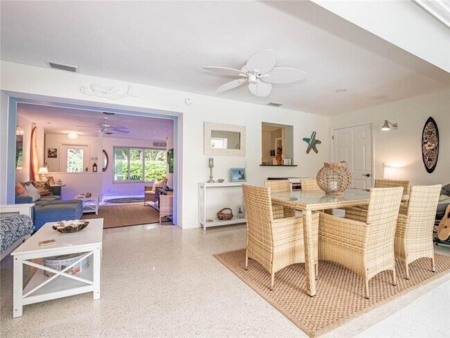 Building Photo - 912 Jasmine Ln