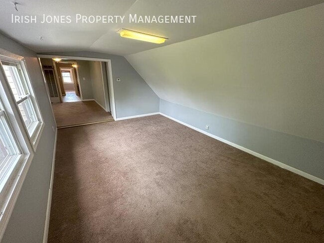 Primary Photo - 194 Central Ave