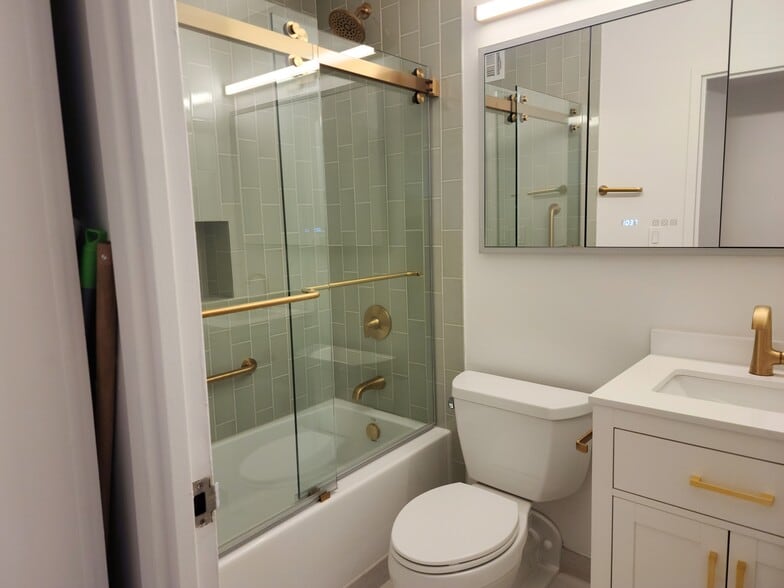 Building Photo - 301 W 110th St
