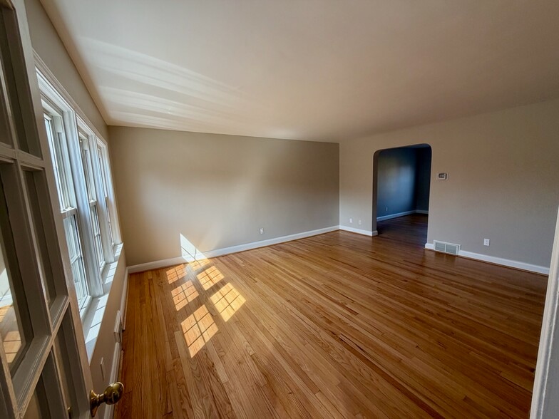 Building Photo - 1602 Glen Keith Blvd