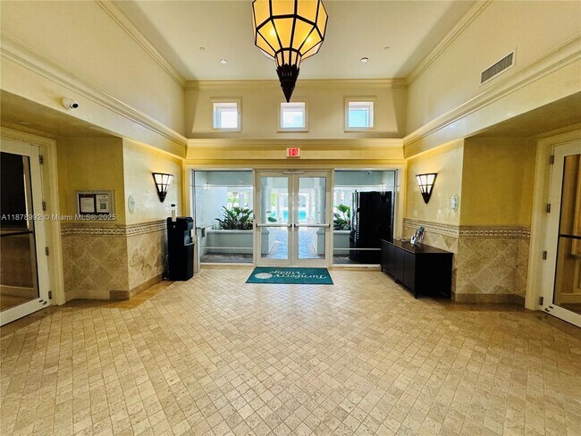 Building Photo - 20000 E Country Club Dr