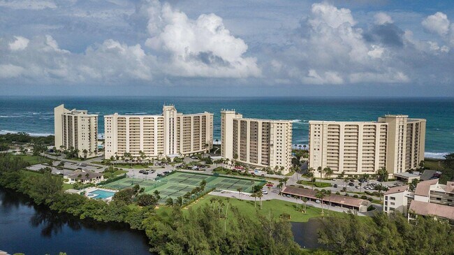 Building Photo - 200 Ocean Trail Way