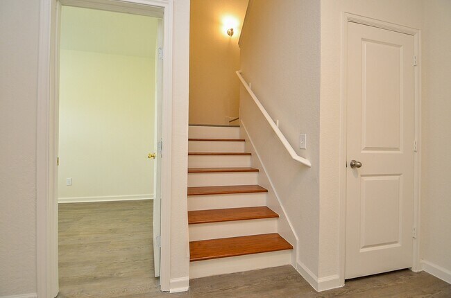 Building Photo - 27314 Clear Breeze Dr