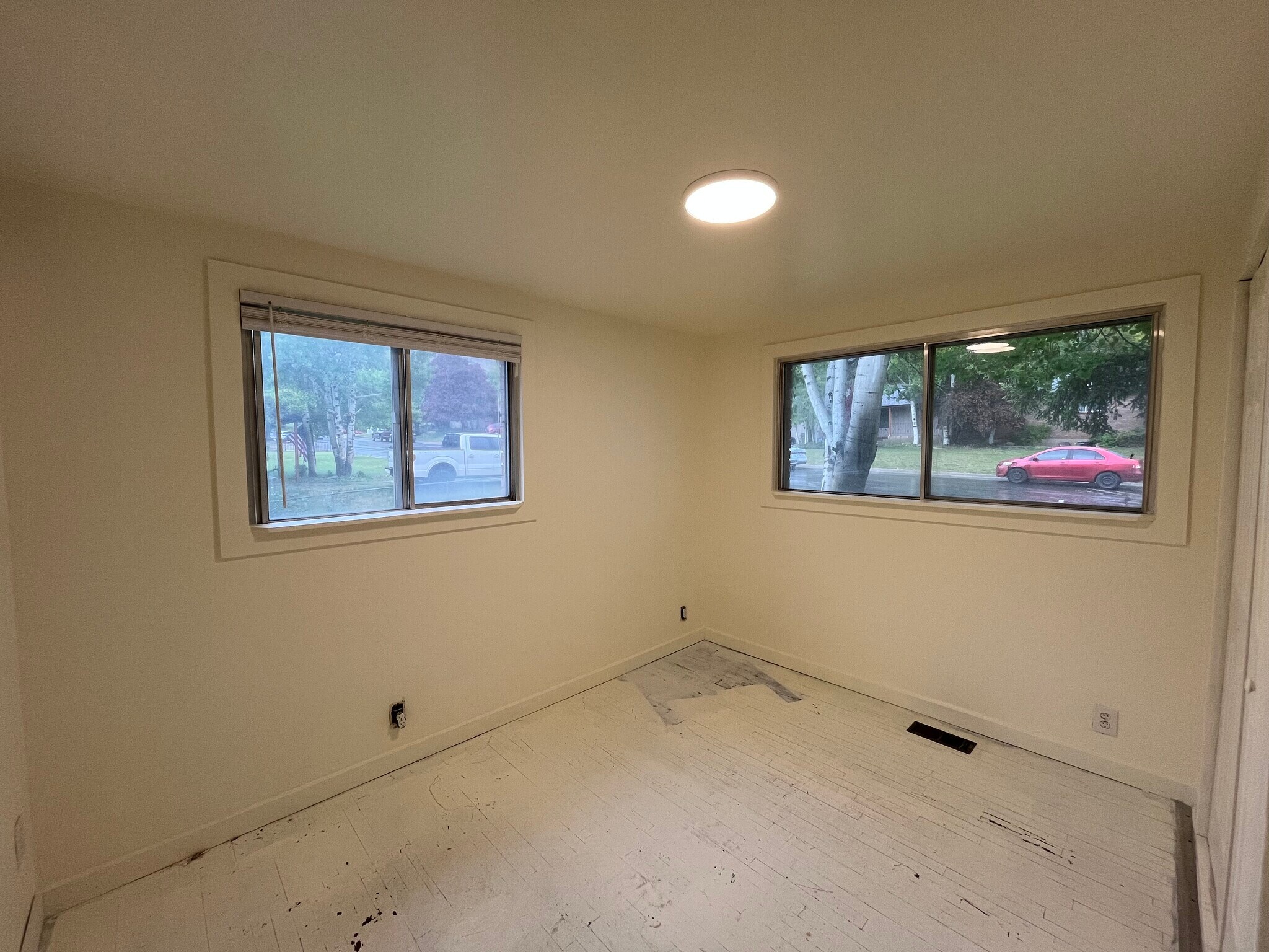 Building Photo - 697 N 1020 E