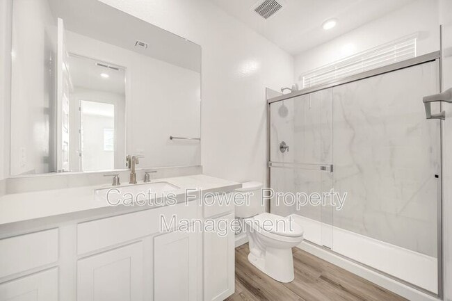 Building Photo - 6946 W Buckhorn Trail