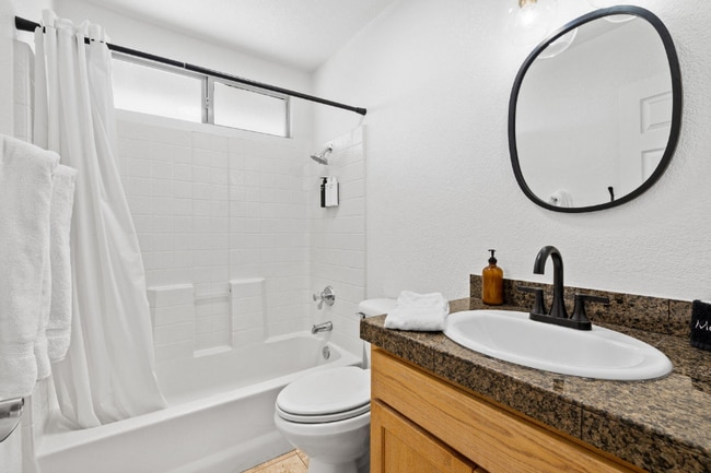 Building Photo - 47765 Tulip Pl