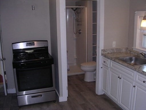 Building Photo - 822 Main St